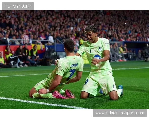 西甲焦点战巴萨与皇马再度交锋，国家德比火爆全场，西甲巴萨vs皇马全场