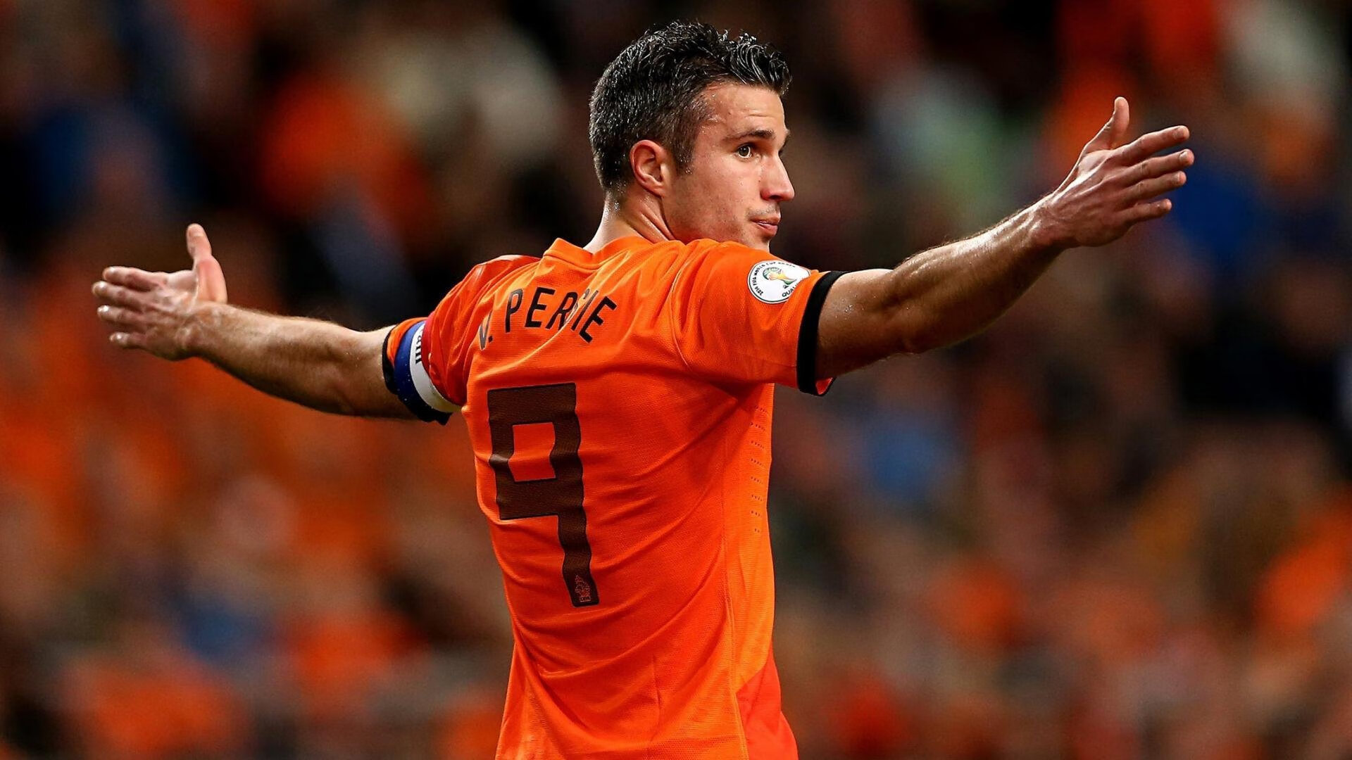 张伟丽与拳迷互动现场气氛热烈，张伟丽的拳击生涯